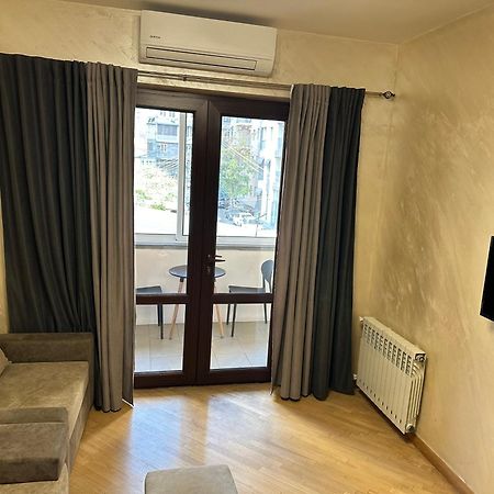 Comfortable Apartment In Center Erevan Exterior foto