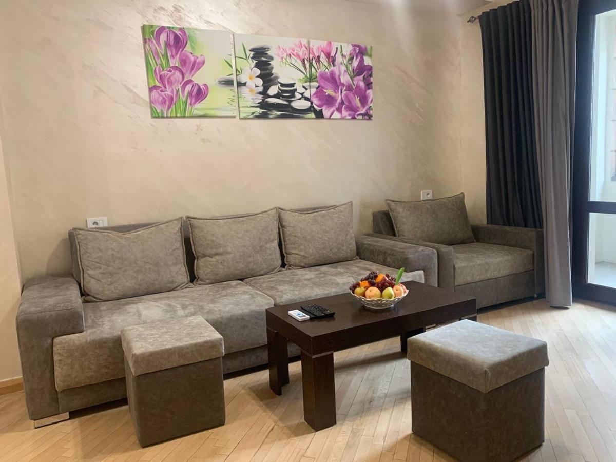 Comfortable Apartment In Center Erevan Exterior foto