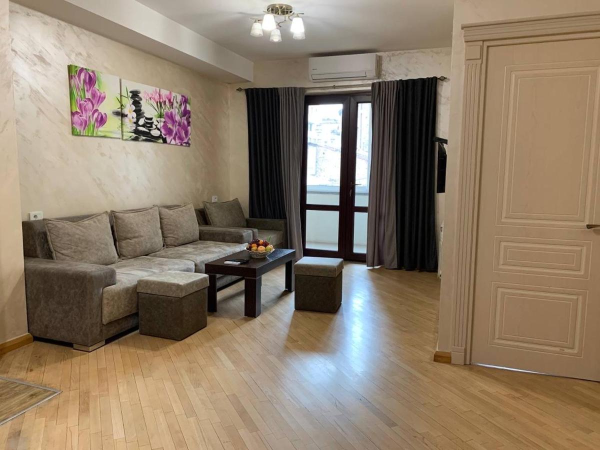 Comfortable Apartment In Center Erevan Exterior foto