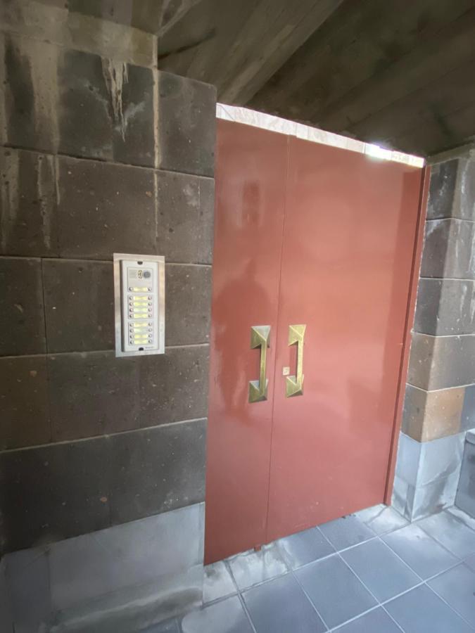 Comfortable Apartment In Center Erevan Exterior foto
