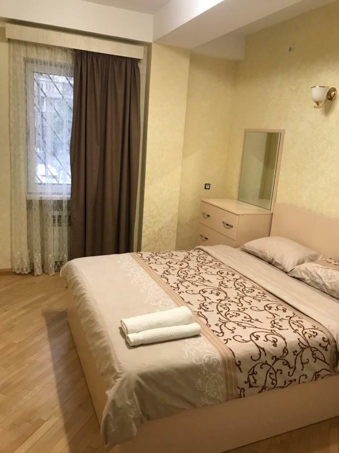 Comfortable Apartment In Center Erevan Exterior foto