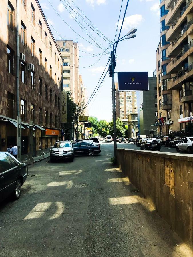 Comfortable Apartment In Center Erevan Exterior foto